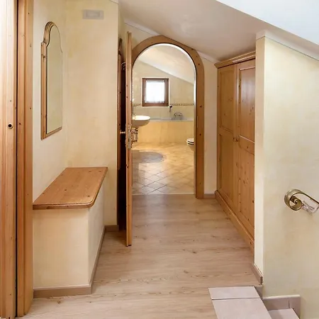 Apartment Casa Li Roina N 44 *